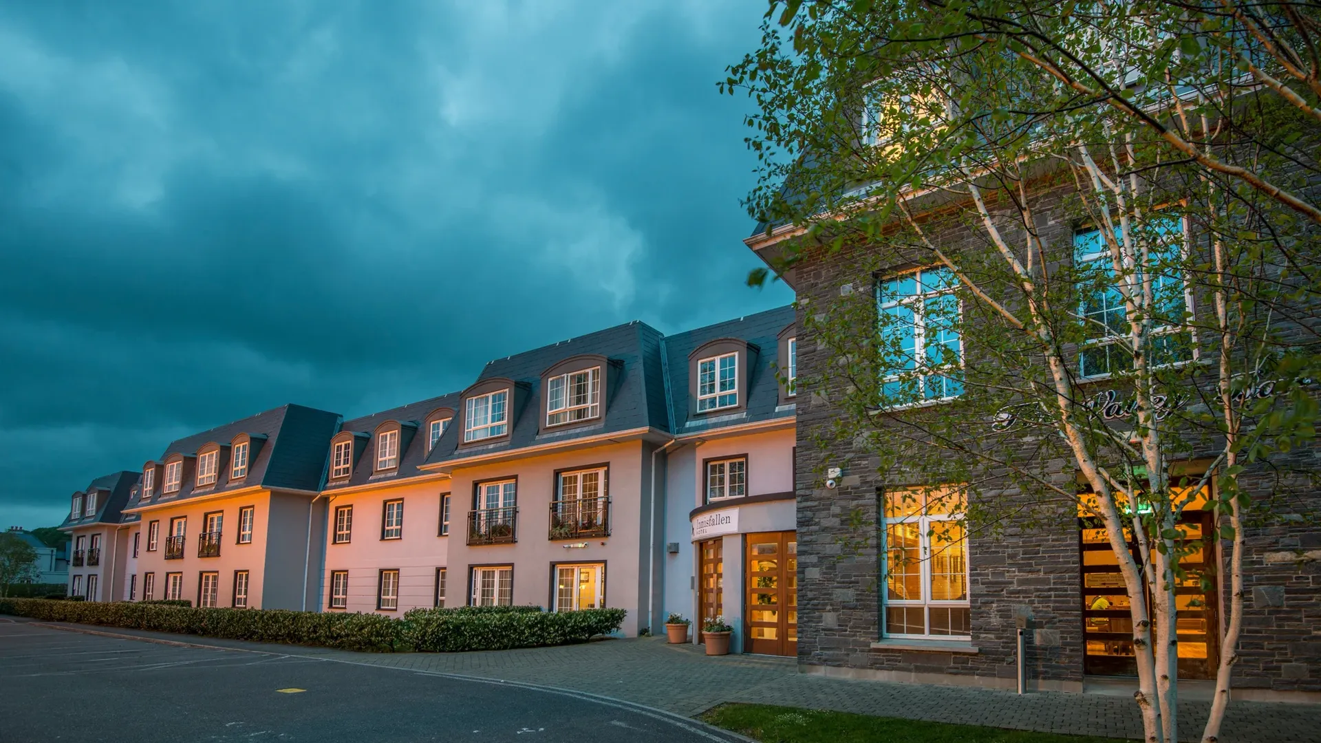 Innisfallen Hotel Exterior 2000px Min